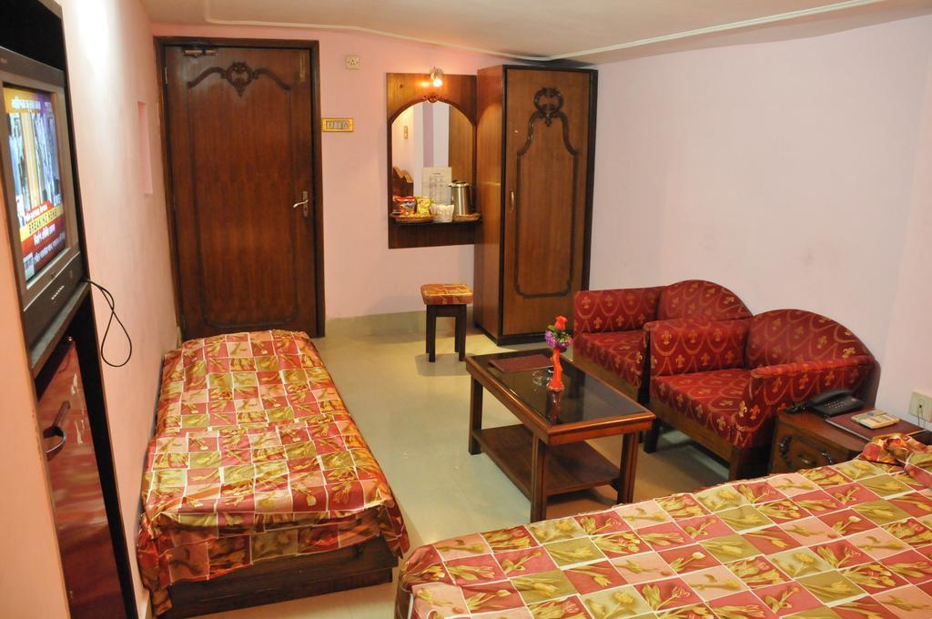 Hotel Heera Kolkata Room photo